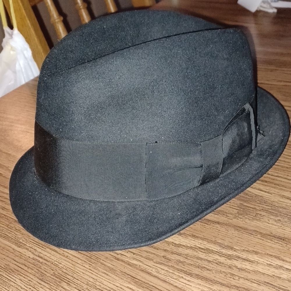DOBBS HAT, black & beautiful